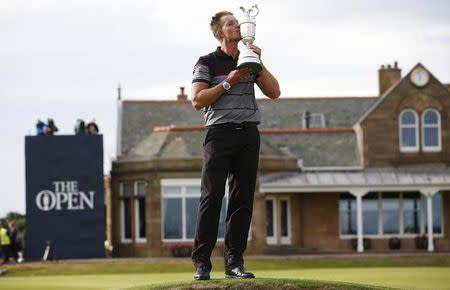 Golf - British Open - Sweden's Henrik Stenson celebrates with the Claret Jug after winning the British Open golf championship - Royal Troon, Scotland, Britain - 17/07/2016. REUTERS/Craig Brough