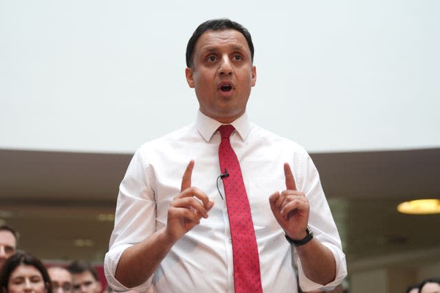 Anas Sarwar pointing as he delivers speech to Labour supporters