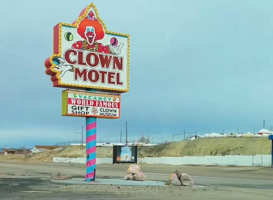 Clown Motel