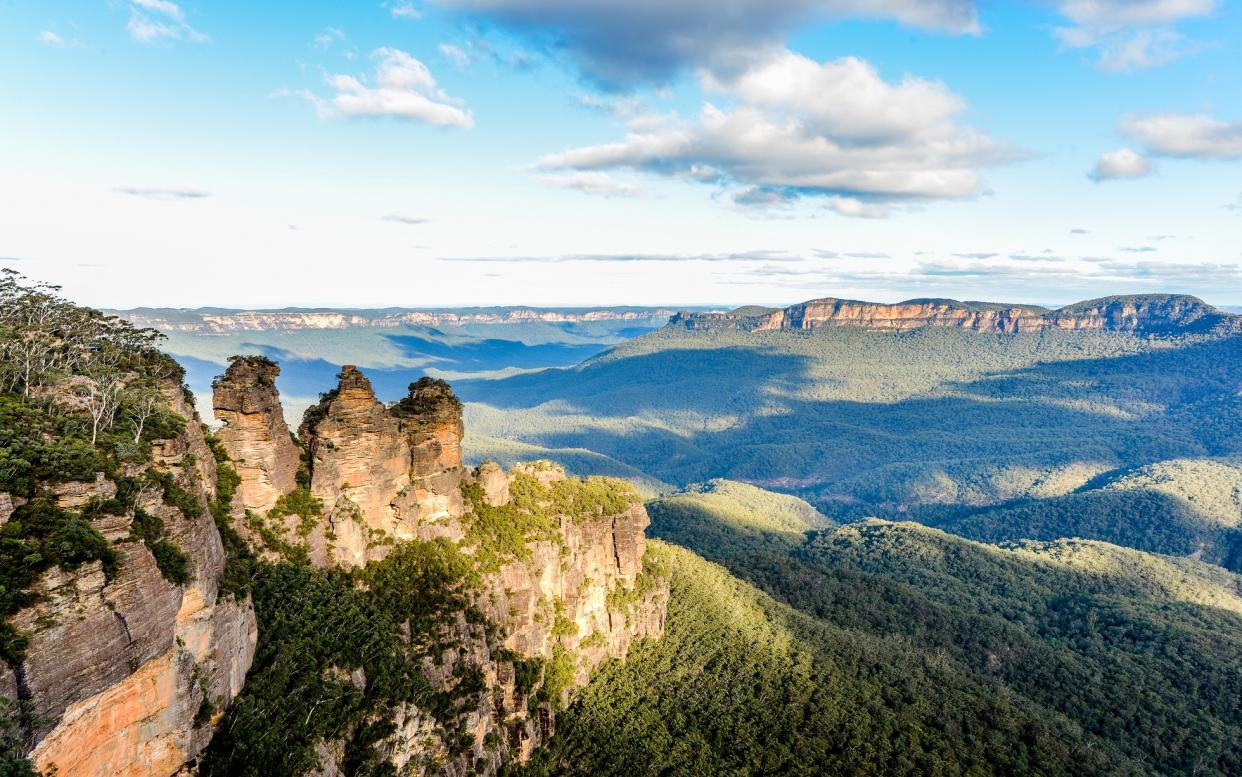 Tourists in search of Australia's Blue Mountains were taken instead on a road to nowhere - ©2015 Richard Sharrocks