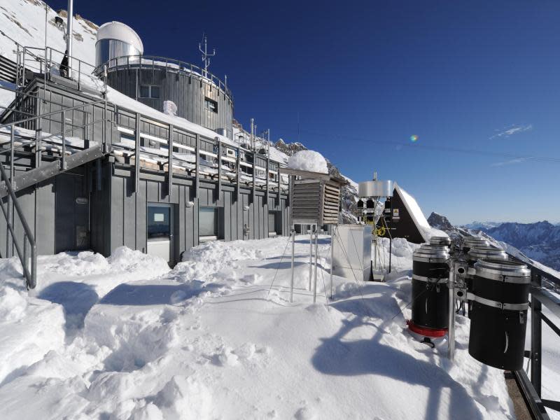 Im Schneefernerhaus auf der Zugspitze wird das Klima untersucht - auch Führungen für Touristen sind möglich. Foto: UFS GmbH/M. Neumann