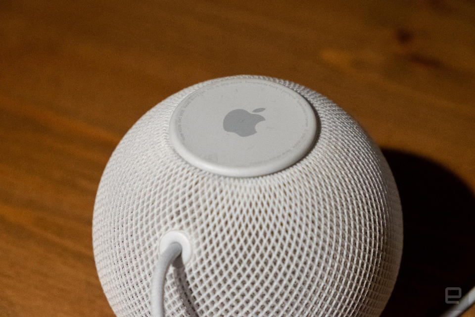 Apple HomePod mini review photos.