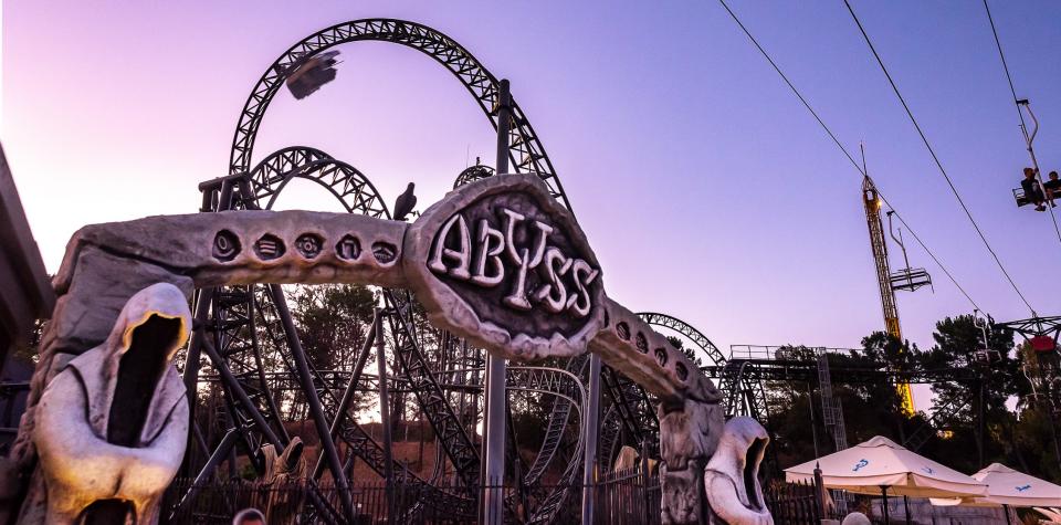 There was a lot of confusion with the weight requirement for the Abyss ride. Source: Adventure World/ Facebook