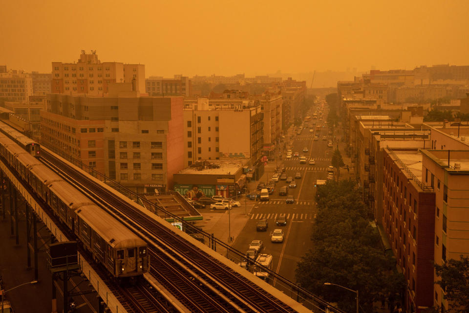 Smoky haze from wildfires in Canada blankets a neighborhood in the Bronx, in New York City, on June 7, 2023.<span class="copyright">David Dee Delgado—Getty Images</span>