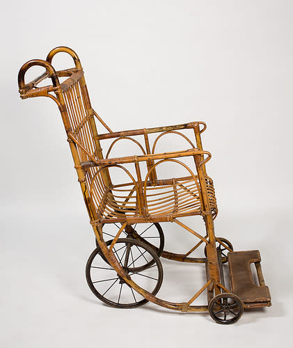 <b>Caña funcional.</b> Esta silla de ruedas hecha de caña forma parte de la colección de objetos históricos de los Museos de Black Country. No se ve muy sólida, ¿verdad?