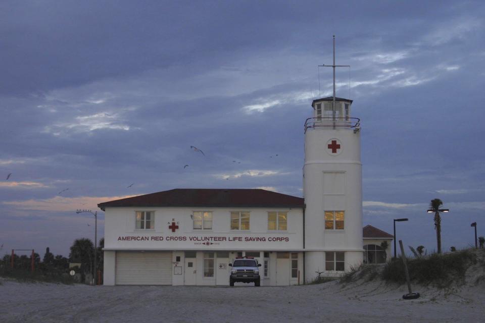 American Red Cross lifeguard station (Jacksonville Beach)