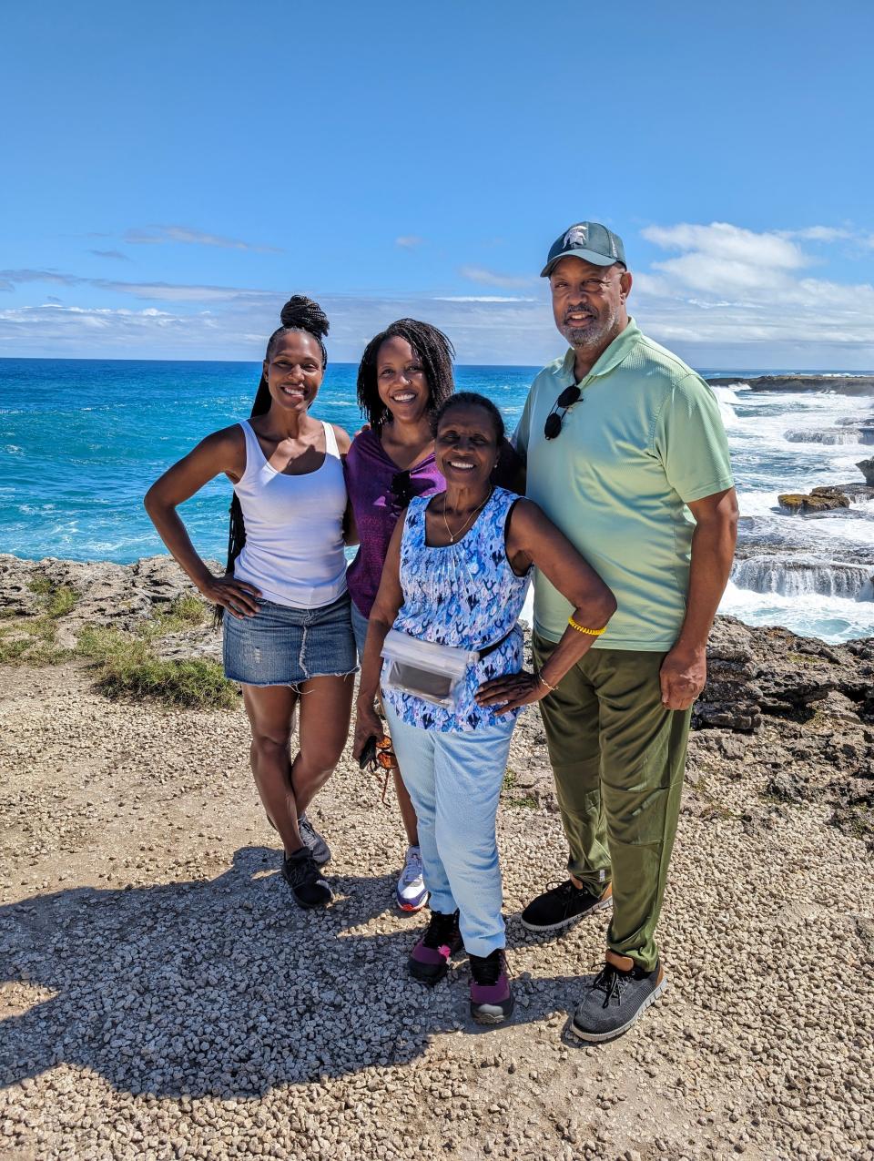 Brandee  Lake with her sister Shannon, mother Patricia Baines-Lake and father Nathaniel Lake Jr.