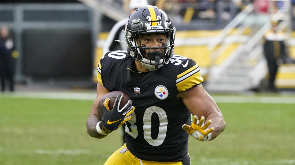 Jaylen Warren is worth getting in fantasy lineups if he suits up and Najee Harris sits on Sunday. (AP Photo/Keith Srakocic)