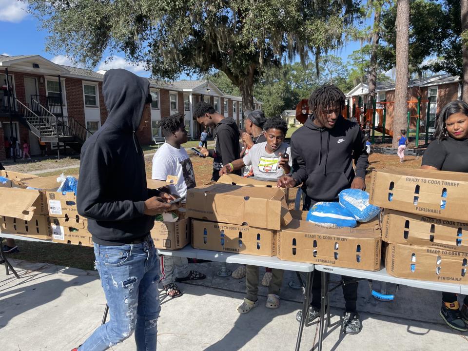 Saturday November 12th from 12:30 p.m., over 200 turkeys were given to the community in honor of Thanksgiving. Hosted by Jelani Allison, the founder of Ghetto Seeds Still Grow