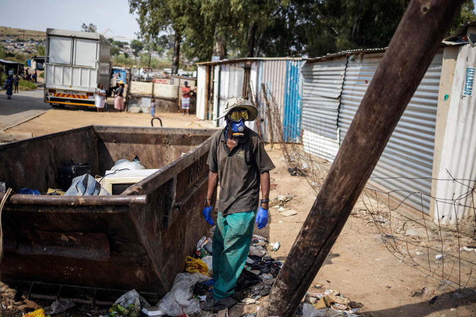 Image: Garbage picker in Johannesburg (Michele Spatari / AFP - Getty Images)