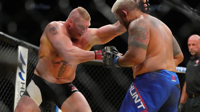 Lesnar and Hunt at UFC 209. Image: Getty
