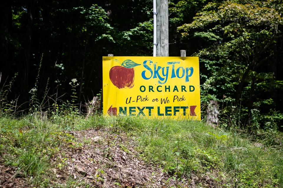 Sky Top Orchard, established in 1968, is a mountaintop farm offering seasonal picking for apples, pears and peaches, plus donuts and tractor rides.