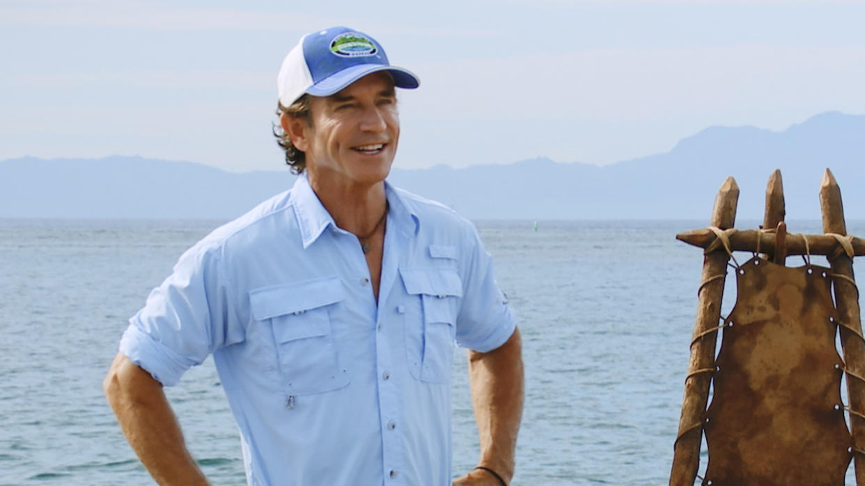  Jeff Probst hosting Survivor . 