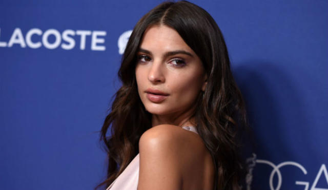 Emily Ratajkowski Strips Naked In Saucy Holiday Shoot 