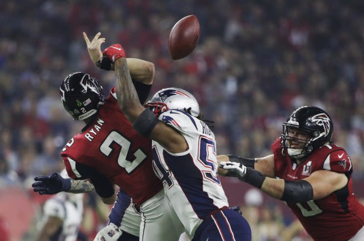 Dont’a Hightower’s strip-sack was one of the key plays in the Patriots’ Super Bowl win. (AP)