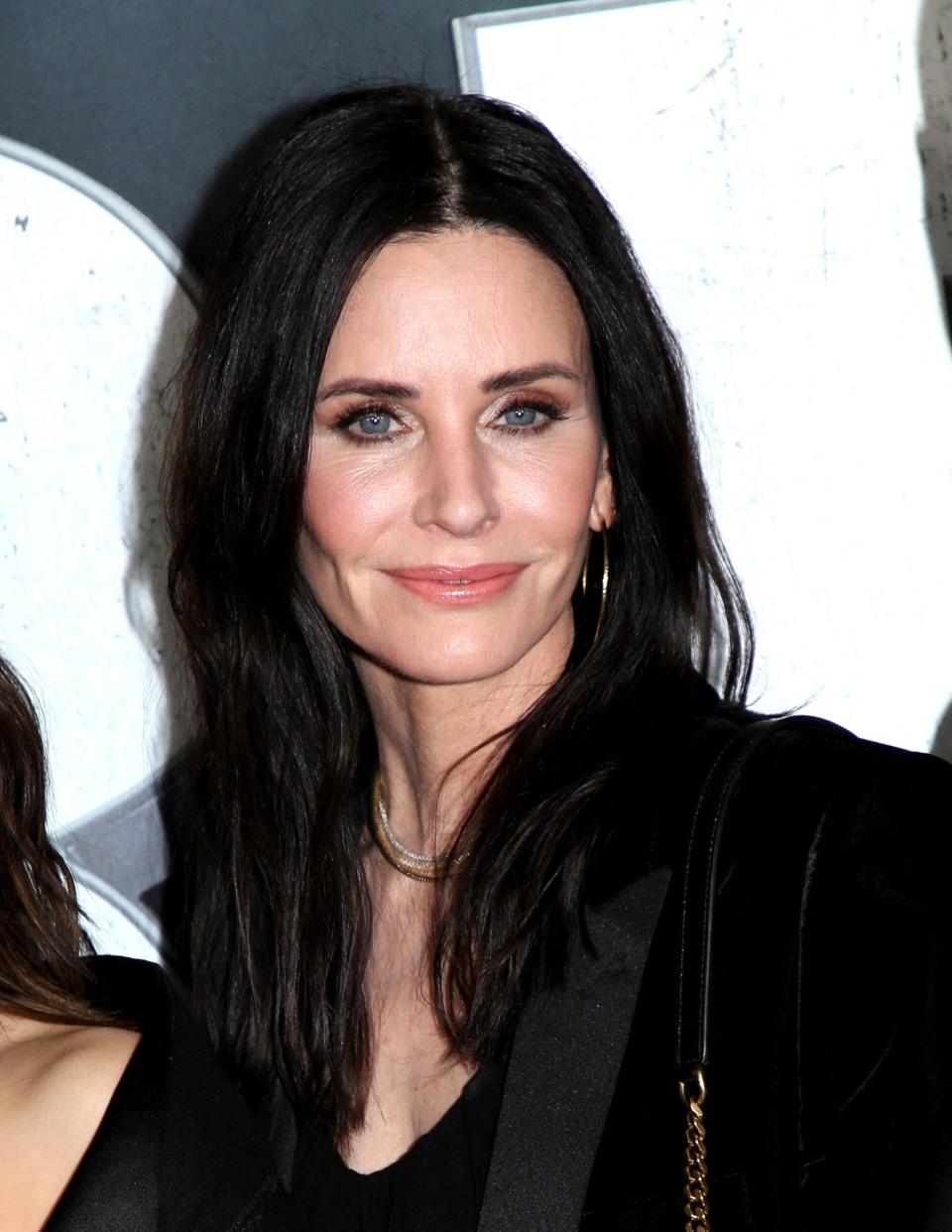 Courteney Cox Mocks Her 'Embarrassing' Bangs From 'Scream' [VIDEO]