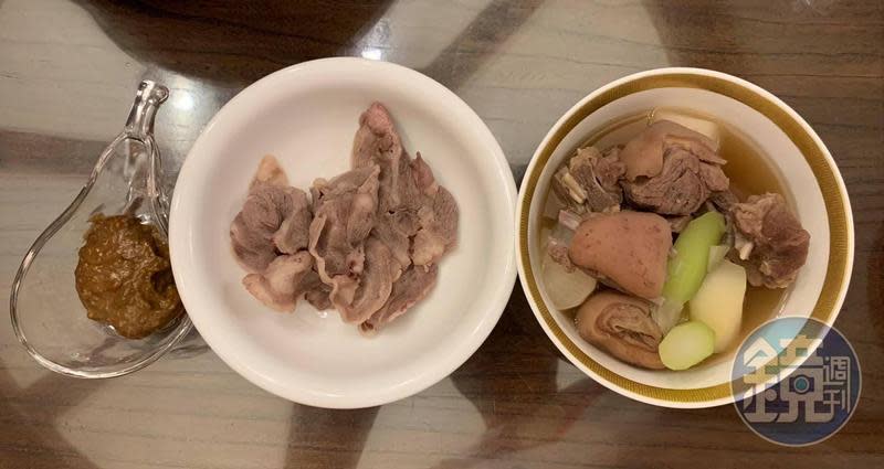 每到冬天我便愛煮「清燉蔬菜羊兼涮羊肉」等羊肉料理，除了祛寒進補，也是懷念與父親在一起的回憶。