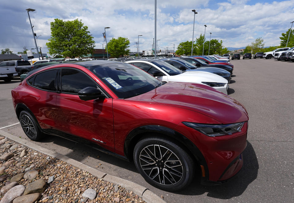 US newvehicle sales barely rose in the second quarter as buyers balked