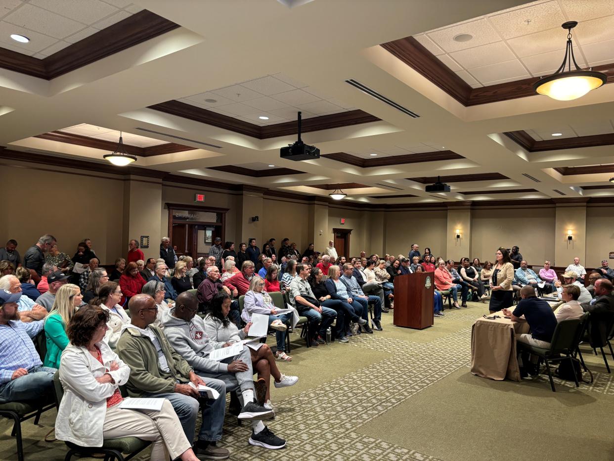 Pooler City Hall sees large crowd of residents and property owners to discuss short-term rentals.