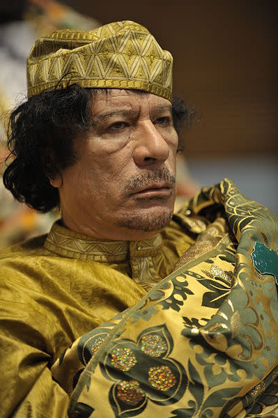 <b>Platz 8: Muammar Gaddafi </b> <br> <br> Der im September 2011 verstorbene Diktator von Libyen, Muammar Gaddafi, verfügte zu Lebzeiten über ein Vermögen von 200 Milliarden Dollar.