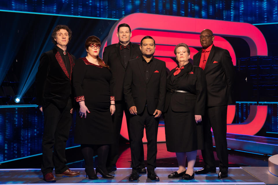 Darragh Ennis, Jenny Ryan, Mark Labbett, Paul Sinha, Anne Hegerty and Shaun Wallace of Beat The Chasers. (ITV)