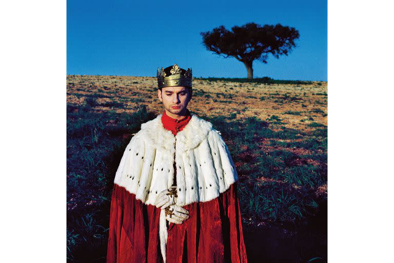 Dave Gahan, en una escena del videoclip de la canción "Enjoy The Silence", de 1990