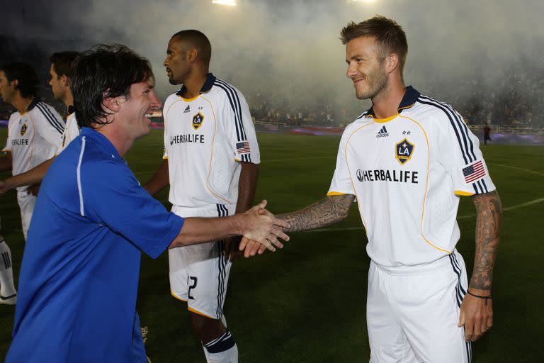 Messi, con Barcelona, enfrentó a Beckham, que jugaba en LA Galaxy