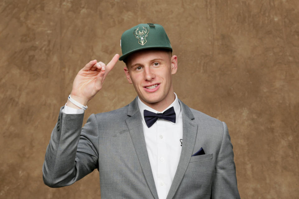 Maybe Milwaukee Bucks rookie Donte DiVincenzo spent his last sawbuck on that sweet suit. (Getty Images)