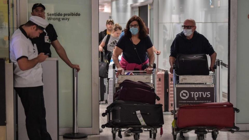 Viajeros llegando a Brasil