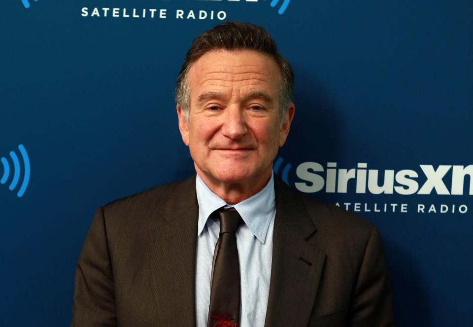 Robin Williams poses at SiriusXM's Town Hall series at SiriusXM Studios