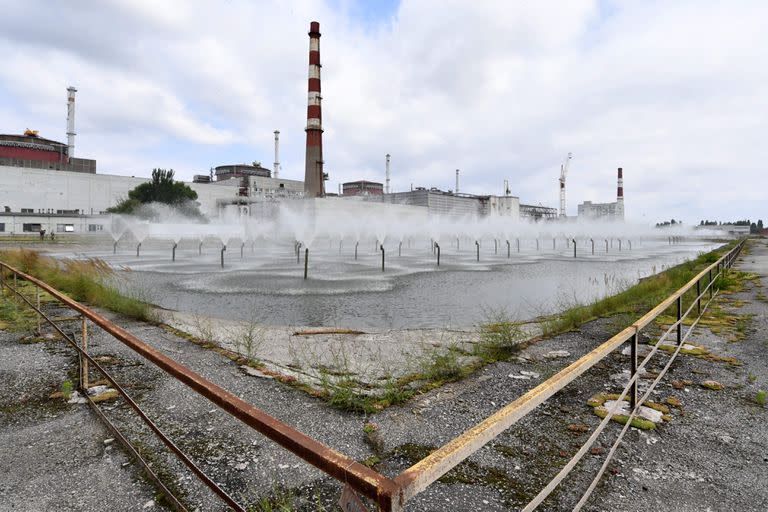La planta nuclear de Zaporiyia, en el sur de Ucrania, es la más grande de Europa. (Olga MALTSEVA / AFP)