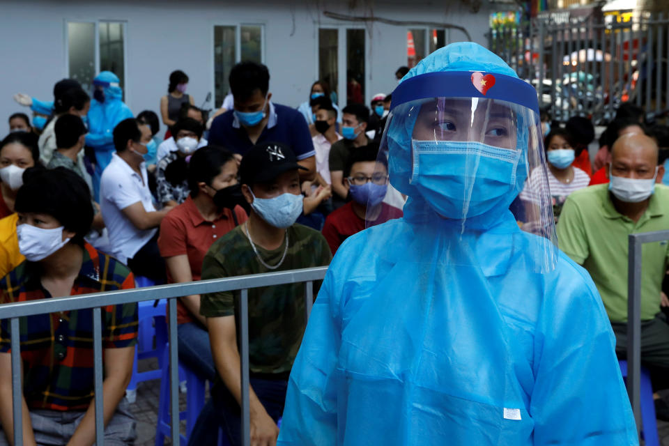 Corona-Teststation für Reisende in Hanoi (Bild: Reuters/Kham)