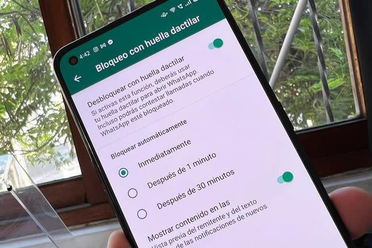 De esta manera podrás colocar contraseña a todas tus conversaciones de WhatsApp de manera automática