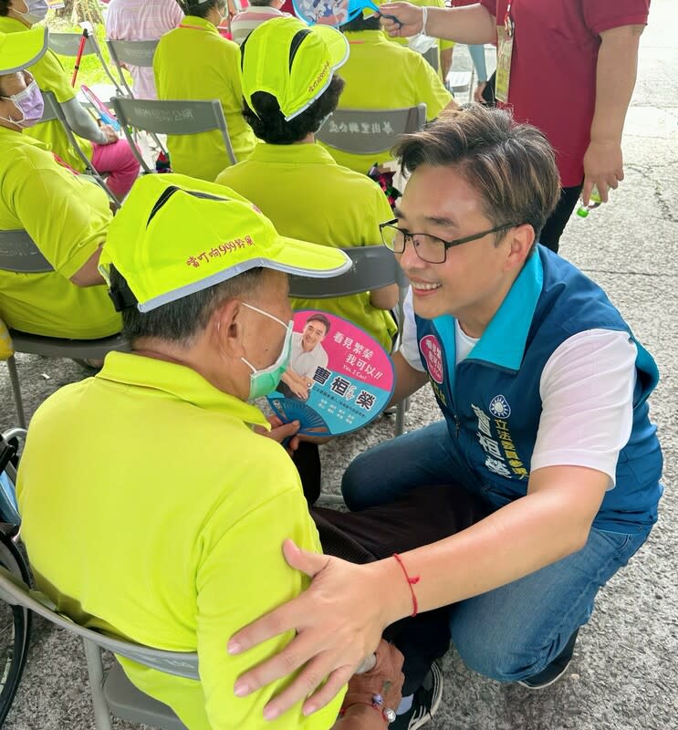 韓國瑜團隊重要成員之一的曹桓榮，參選高雄市第二選舉區，積極拜訪基層。   圖：曹桓榮提供