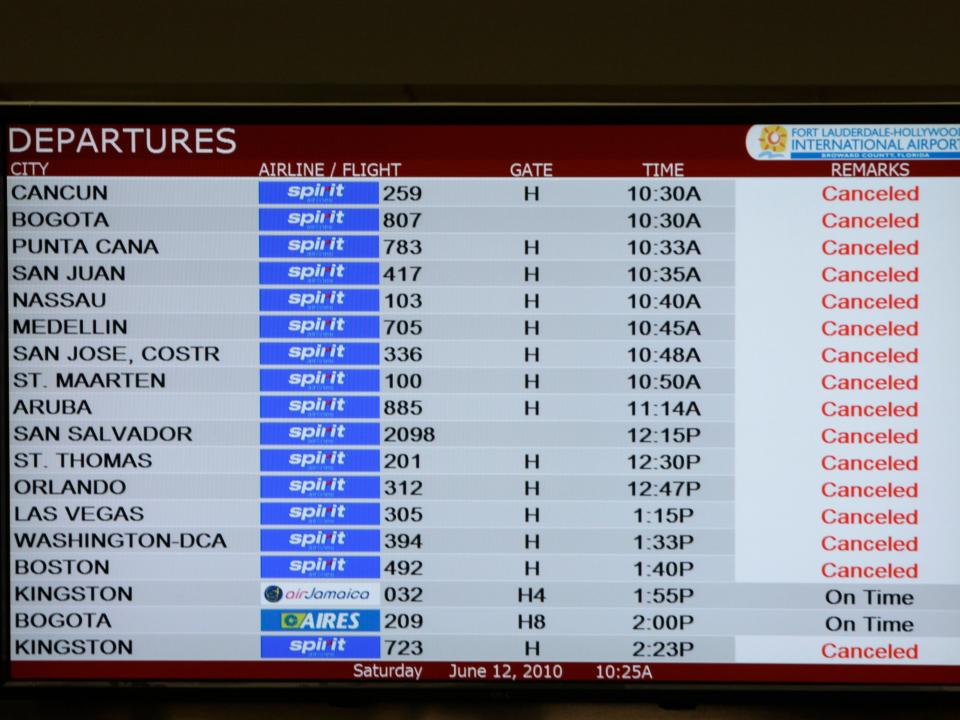 spirit airlines flight board delay cancellation on-time arrival departure