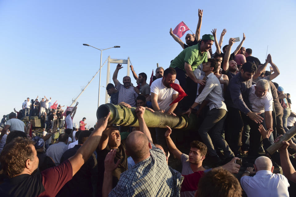 Supporters of Turkish President Tayyip Erdogan