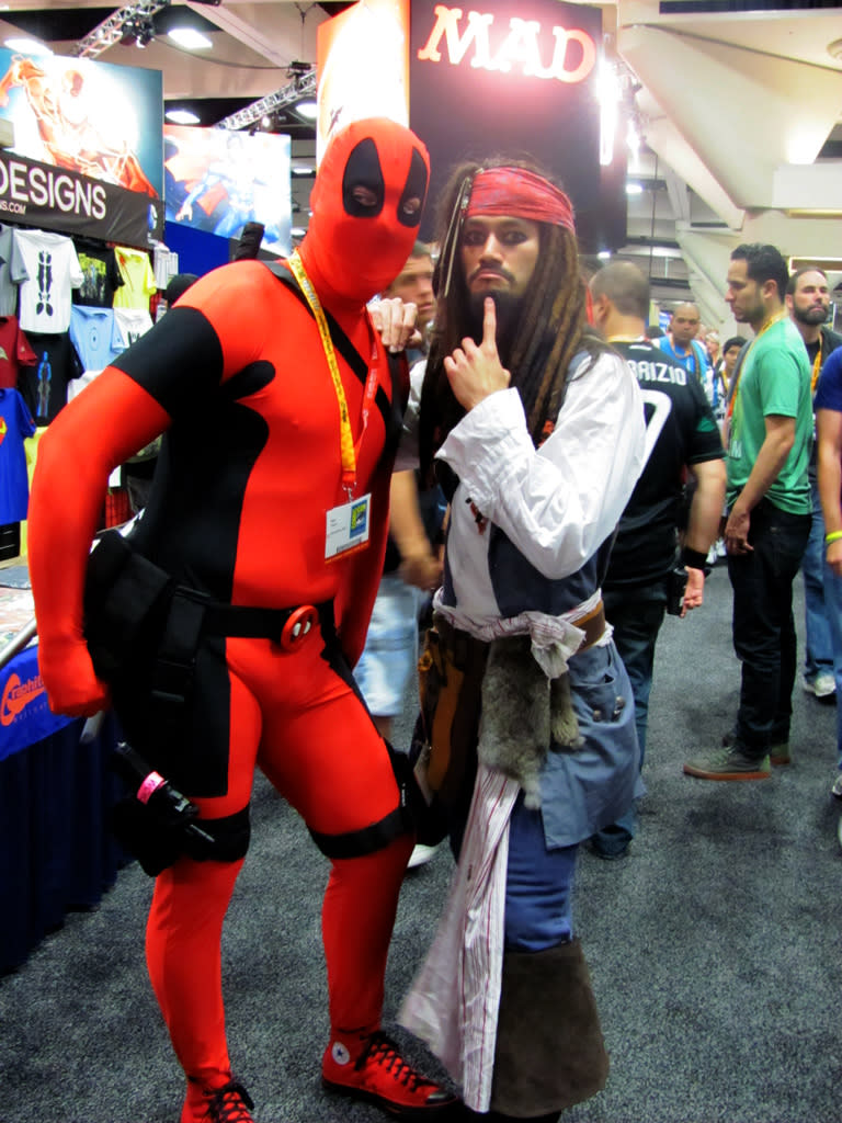Deadpool and Captain Jack Sparrow share a moment - San Diego Comic-Con 2012 Costumes