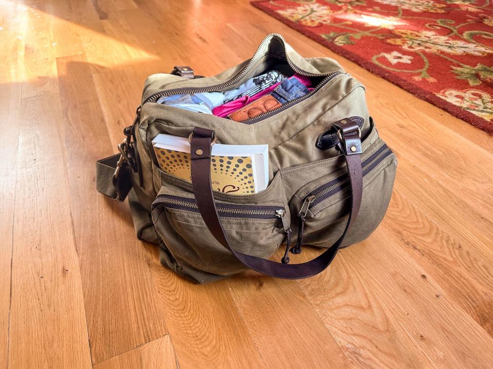 filson 48 hour tin cloth duffle bag