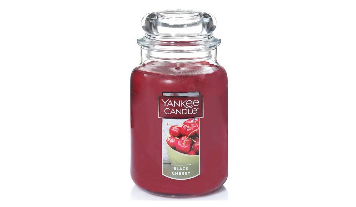 This candle provides the enticing aroma of cherry sweetness with hints of almond and cinnamon.