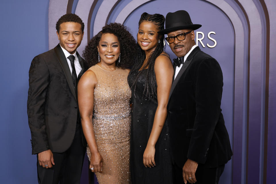 HOLLYWOOD, CALIFORNIA - JANUARY 09:  (L-R) Slater Josiah Vance, Angela Bassett, Bronwyn Golden Vance, Courtney B. Vance attends the Academy Of Motion Picture Arts & Sciences' 14th Annual Governors Awards at The Ray Dolby Ballroom on January 09, 2024 in Hollywood, California (Photo by Frazer Harrison/Getty Images)