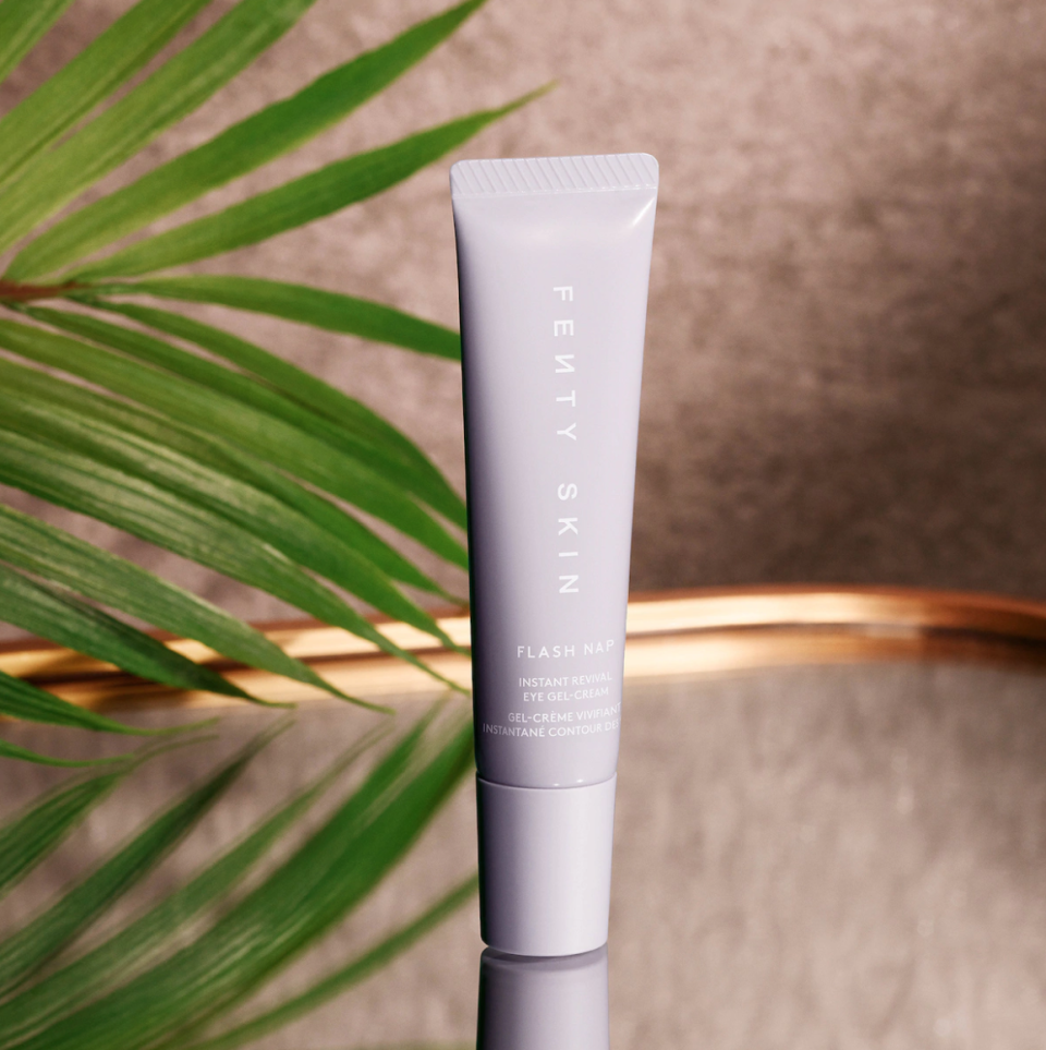 The lightweight, non-greasy, cooling eye cream hydrates, restores, and soothes.