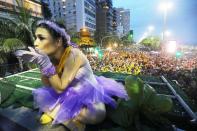 <p>Feierlustige bei der Simpatia e Quase Amor „Bloco“, einer der Straßenpartys, am 26. Februar 2017 in Rio de Janeiro, Brasilien. (Bild: Mario Tama/Getty Images) </p>