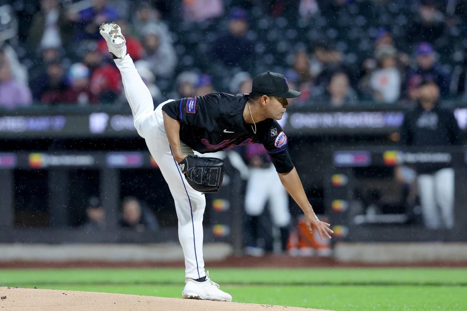 New York Mets starting pitcher Jose Quintana (62) follows through on a pitch against the Atlanta Braves during the first inning on May 10, 2024, at Citi Field.