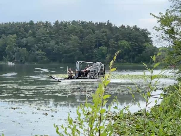 PHOTO: Rescue and recovery teams search Lake Vadnais in Minnesota for the body of a child and the mother after the bodies of two other children were found, July 2, 2022. (Andrea Lyons/KSTP)