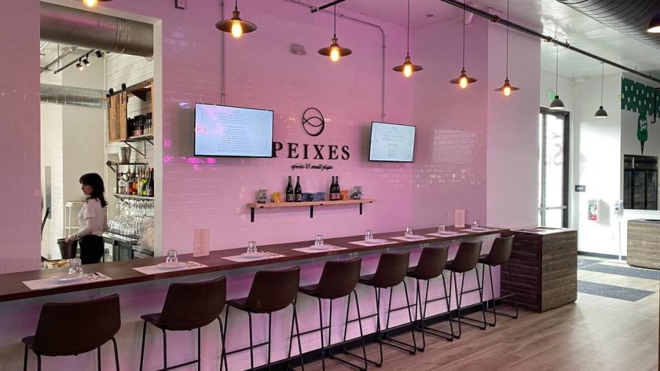 Peixes, a new oyster and small plates bar, is bringing seafood to the San Luis Obispo Public Market.