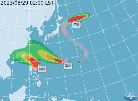 海上「三颱共舞」，其中蘇拉、海葵較接近台灣。（氣象局提供）