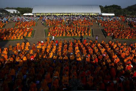 Buddhist monks take part in a protest against state interference in religious affairs at a temple in Nakhon Pathom province on the outskirts of Bangkok, Thailand, February 15, 2016. REUTERS/Athit Perawongmetha