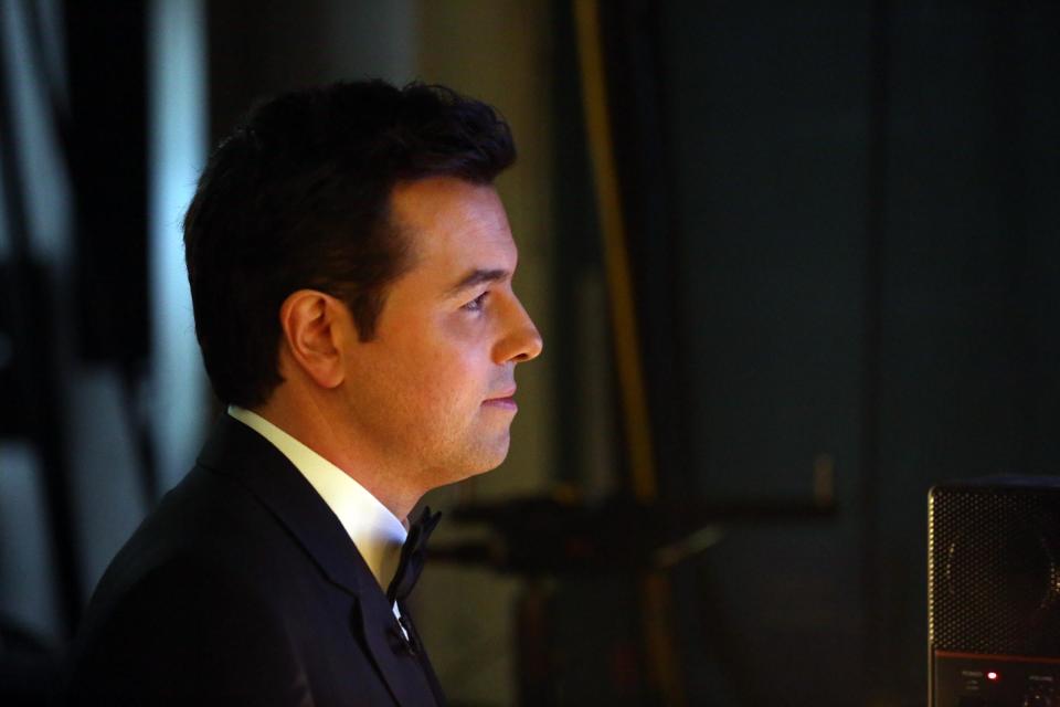 Host Seth MacFarlane backstage at the Oscars at the Dolby Theatre on Sunday Feb. 24, 2013, in Los Angeles. (Photo by Matt Sayles/Invision/AP)