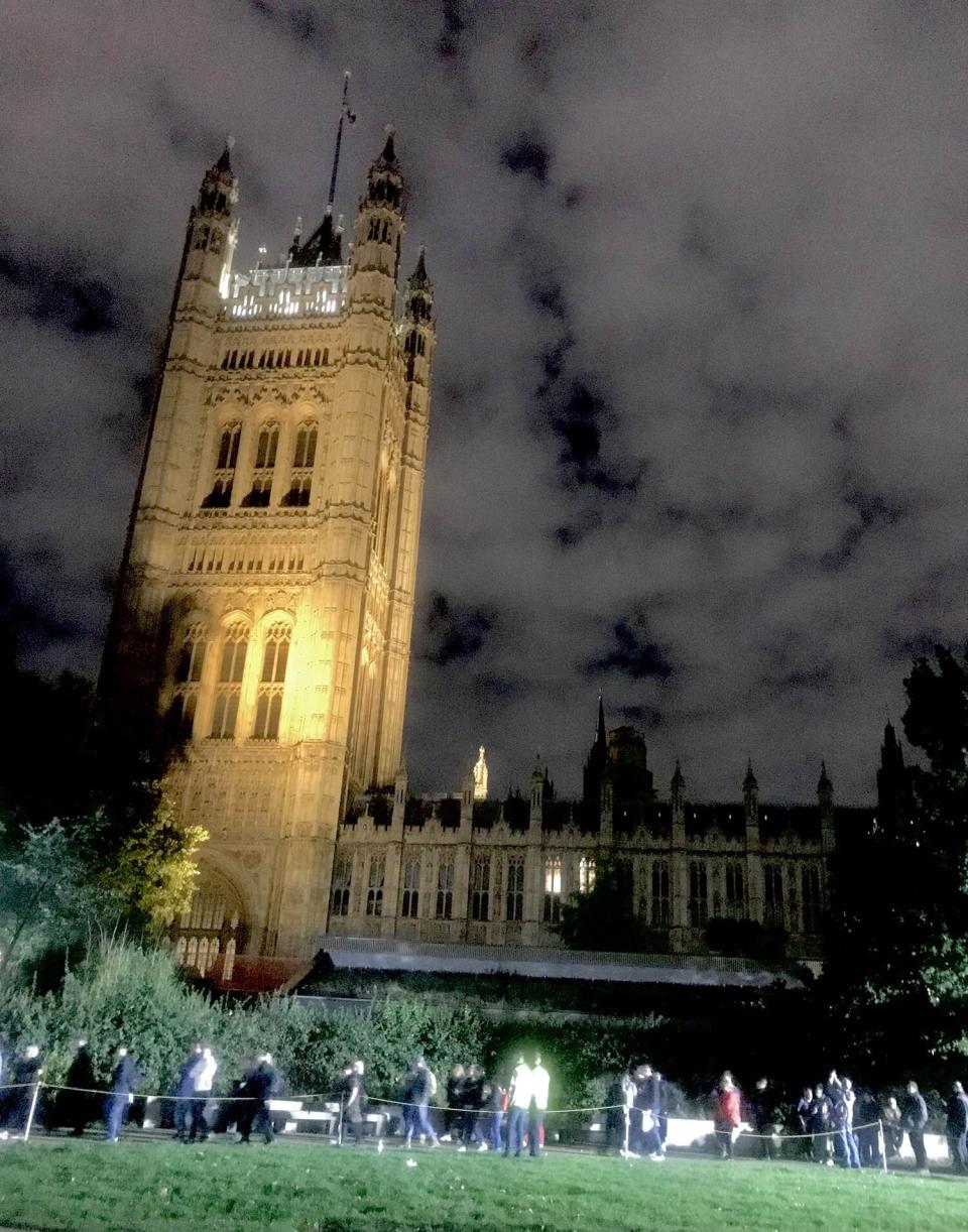 Atmosphere outside Westminster Hall on September 15th, 2022.