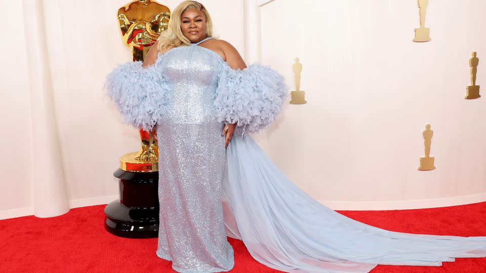 Da'Vine Joy Randolph, who went on to win the Oscar for Best Supporting Actress, wore a custom Louis Vuitton gown with hand-embroidered tulle and oversized fringe sleeves. - Mike Coppola/Getty Images